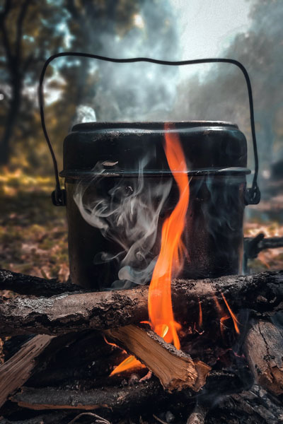 Cooking over an campfire