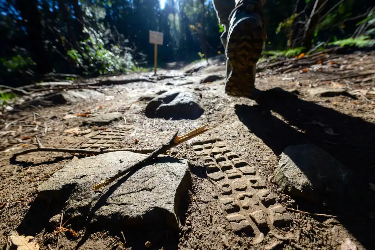 boot prints and trail junction clues for backtracking