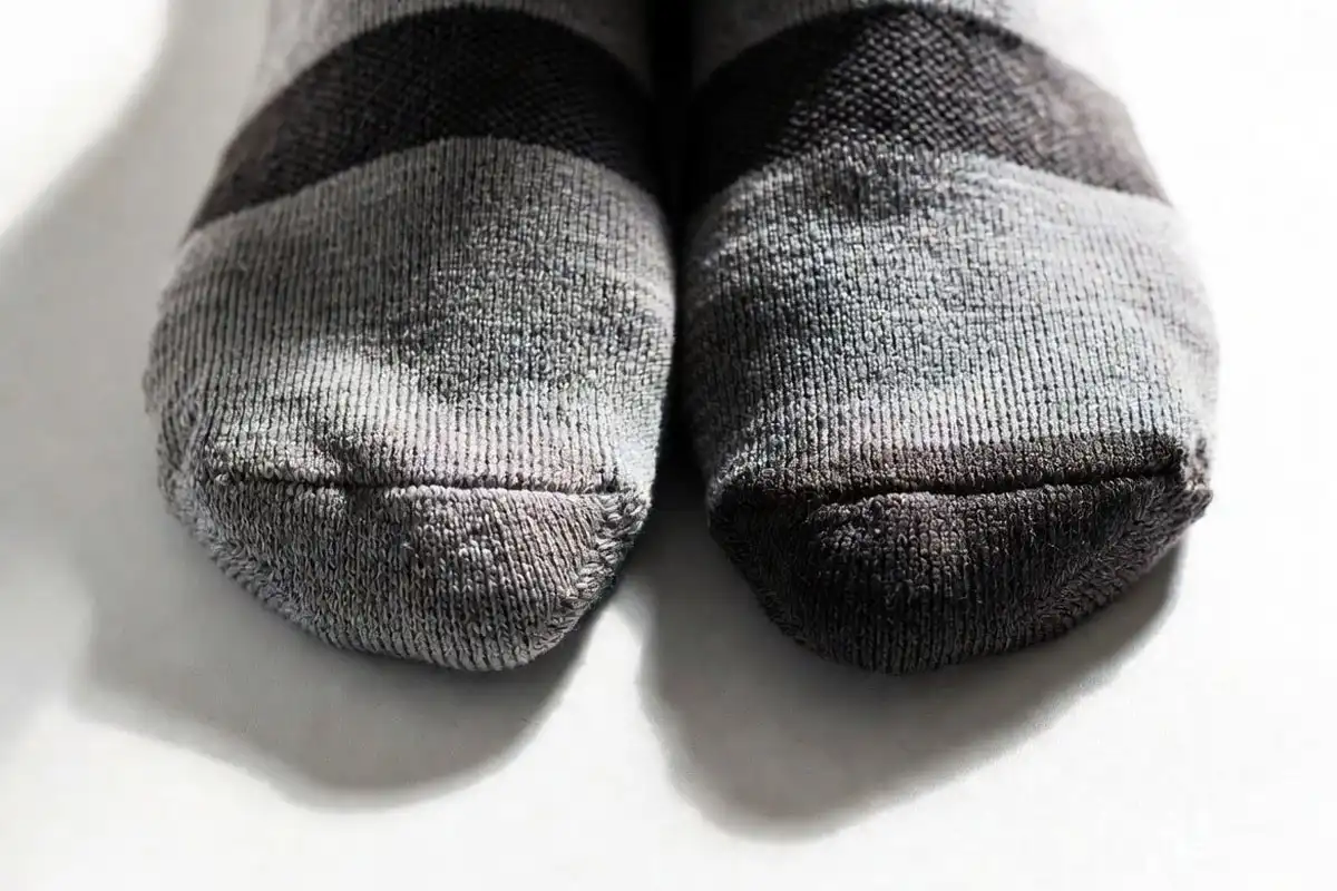 seamless toe hiking sock compared to traditional toe seam construction
