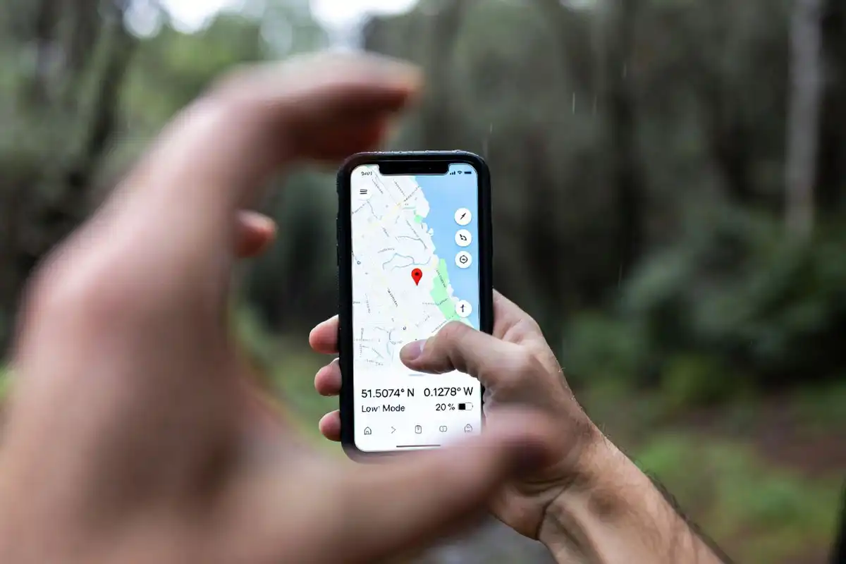 sending a location pin with low power mode on
