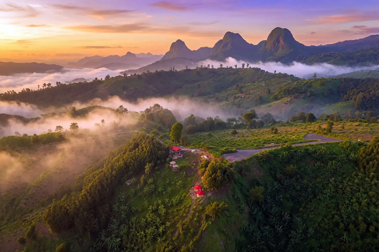 Panorama of Tajingdong Keokradong and Dim Pahar peaks seen from the Toma Tungi viewpoint