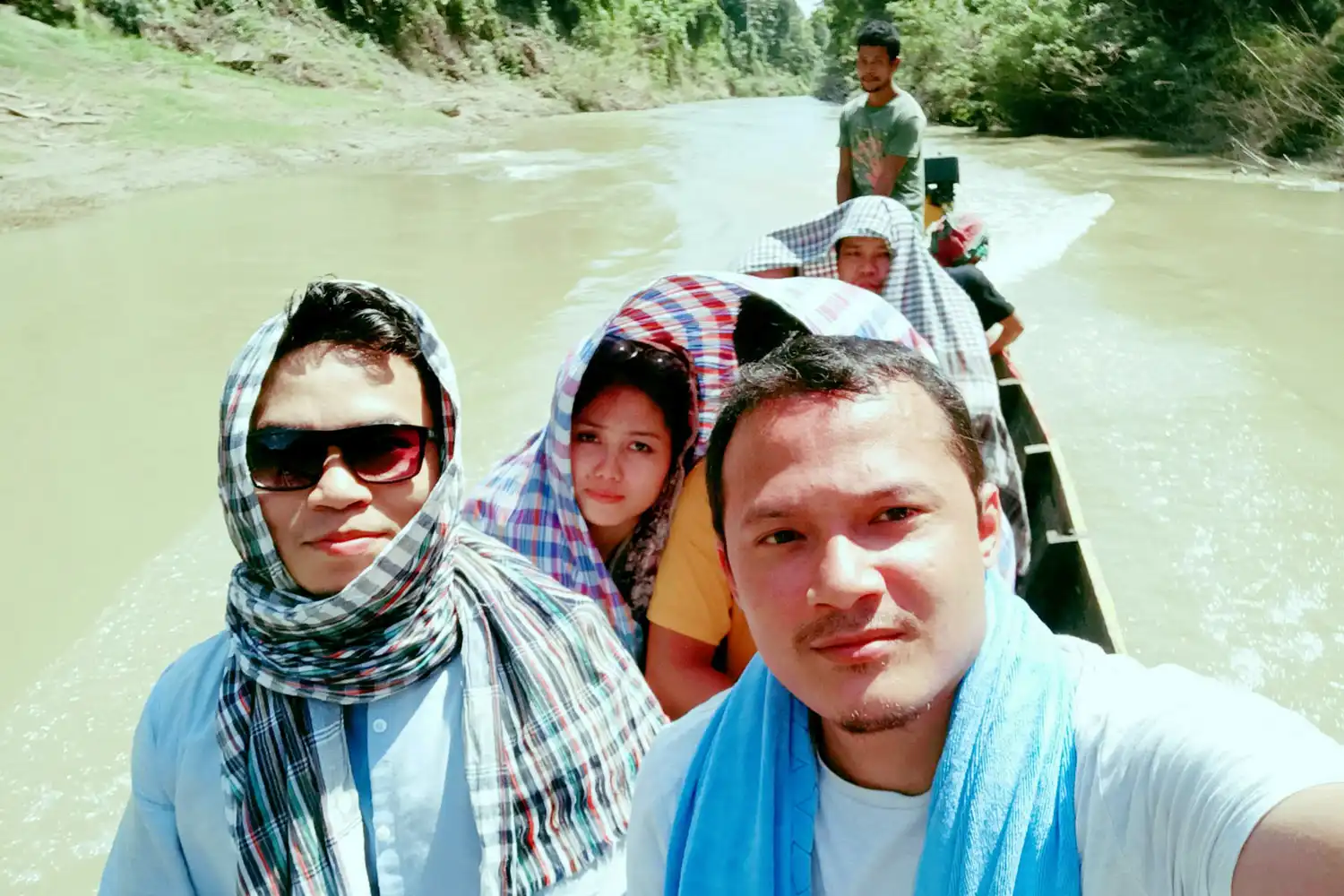 Thanchi to Remakri by wooden boat